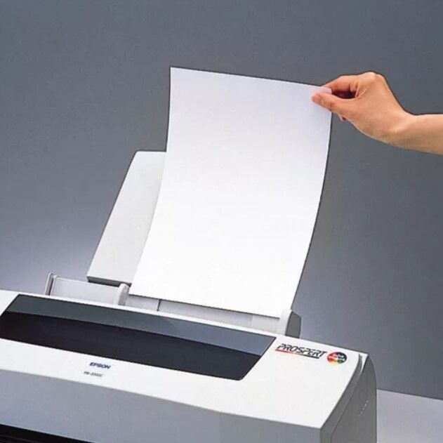 Где можно распечатать файл. Бумага для принтера. Бумага для печати на принтере. Печать на принтере. Бумажный принтер.