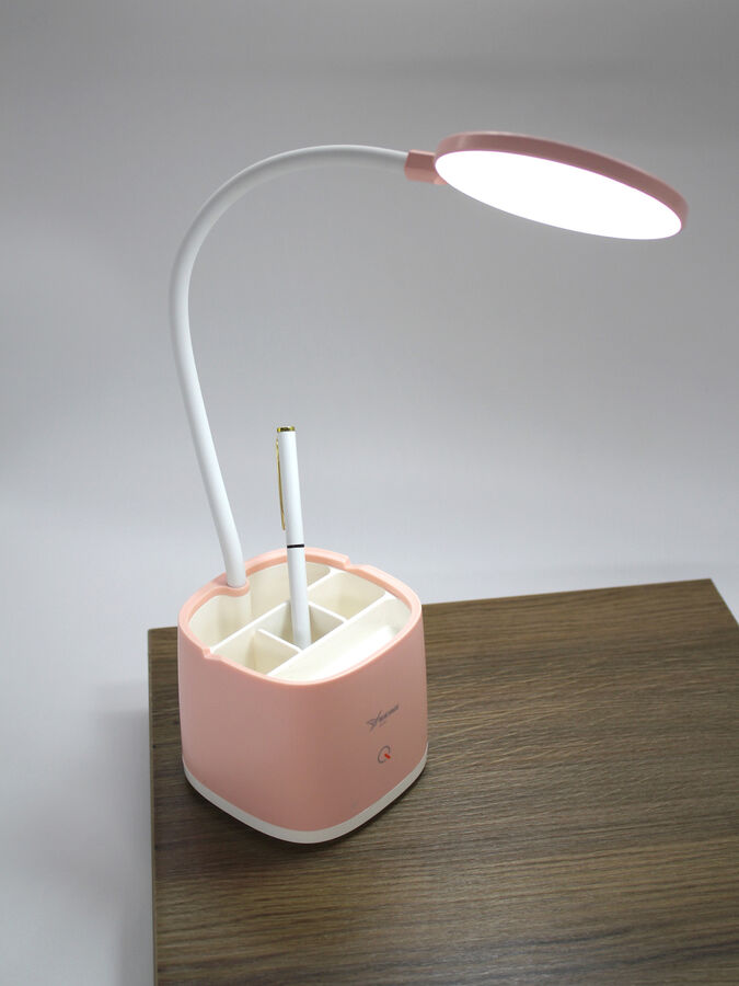 Лампа светодиодная настольная с подставкой и точилкой для карандашей ( заряжается от USB)