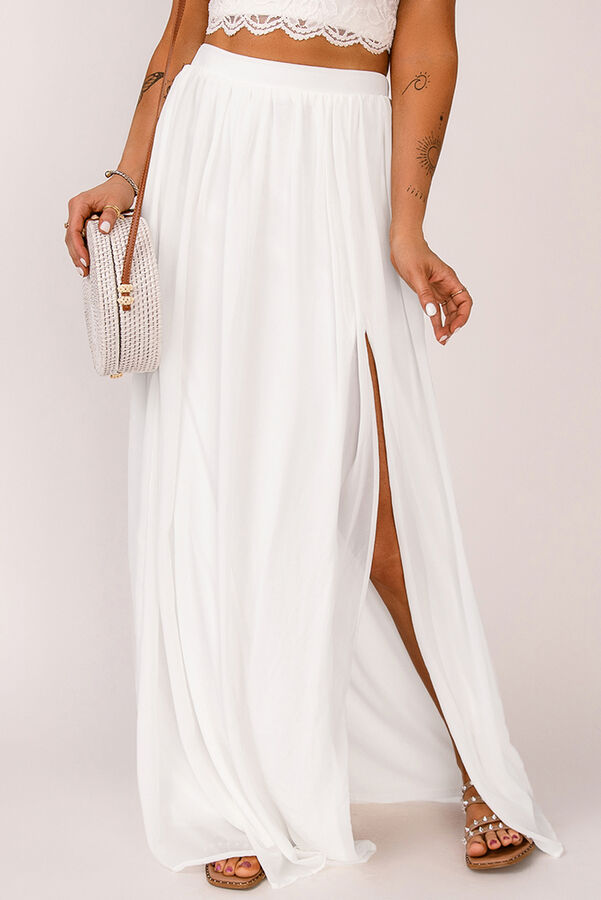 Белая длинная юбка с высокой талией и разрезом