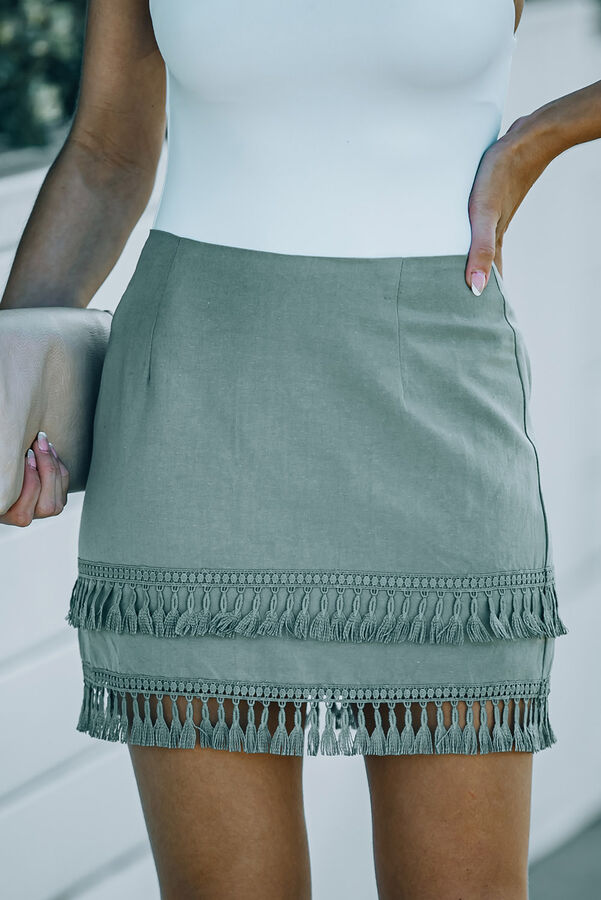 Зеленая многоярусная мини-юбка на молнии с кисточками и высокой талией