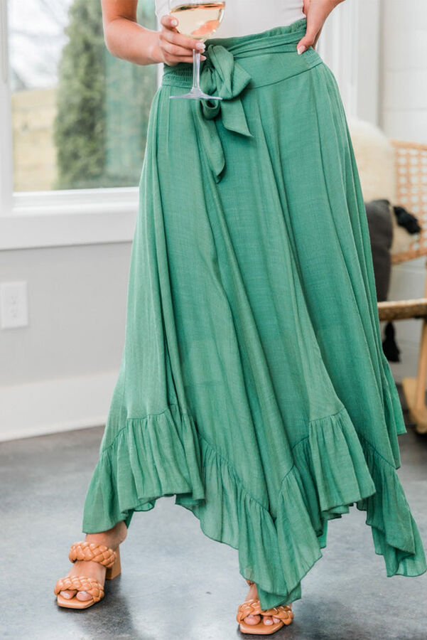 Зеленая асимметричная макси-юбка с высокой талией и поясом