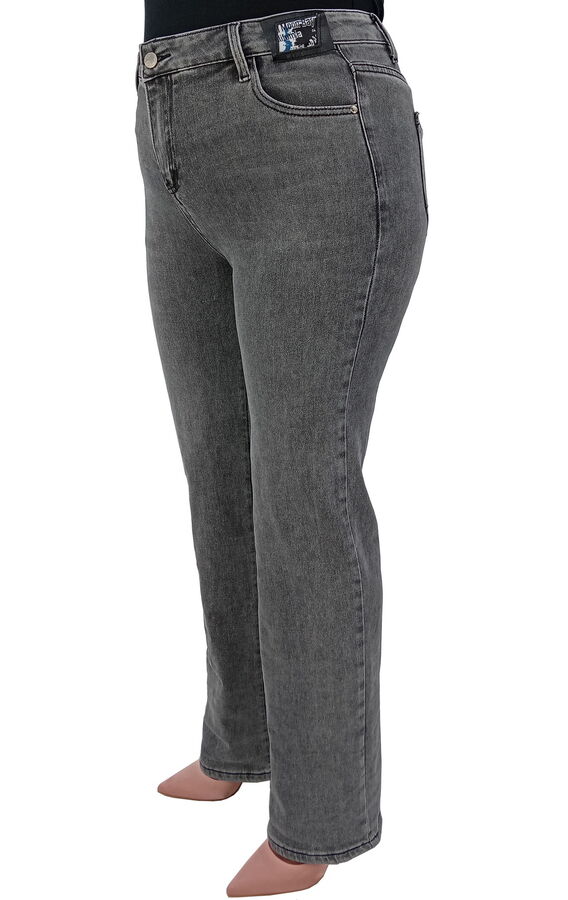 Джинсы Тип посадки: высокая; 
Классические джинсы, прямые от колена;
Детали: застежка на молнию и пуговицу, три кармана спереди и два сзади, шлевки для ремня, ремень в комплекте;
Длина изделия (33 раз