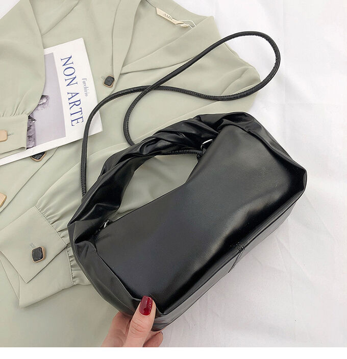 Объемная сумка-несессер с широкой ручкой, цвет черный