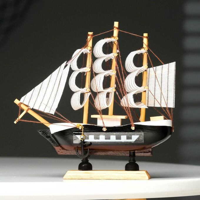 Корабль сувенирный малый &quot;Фараон&quot;, борты чёрные, каюты, 3 мачты, белые паруса в полоску