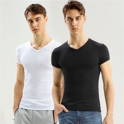 Набор мужских футболок с V-образным вырезом (2 шт), цвета белый/черный