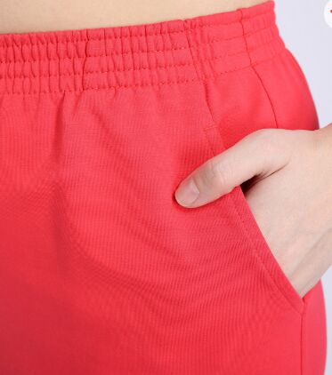 Шорты Коралл
NEW
 Материал: Футер LUX
Удлиненные женские шорты на ц/к поясе и карманами.
Материал:
Футер LUX -  износостойкий, идентичен по своим свойствам с тканью Футер. Наличие в составе хлопка обе