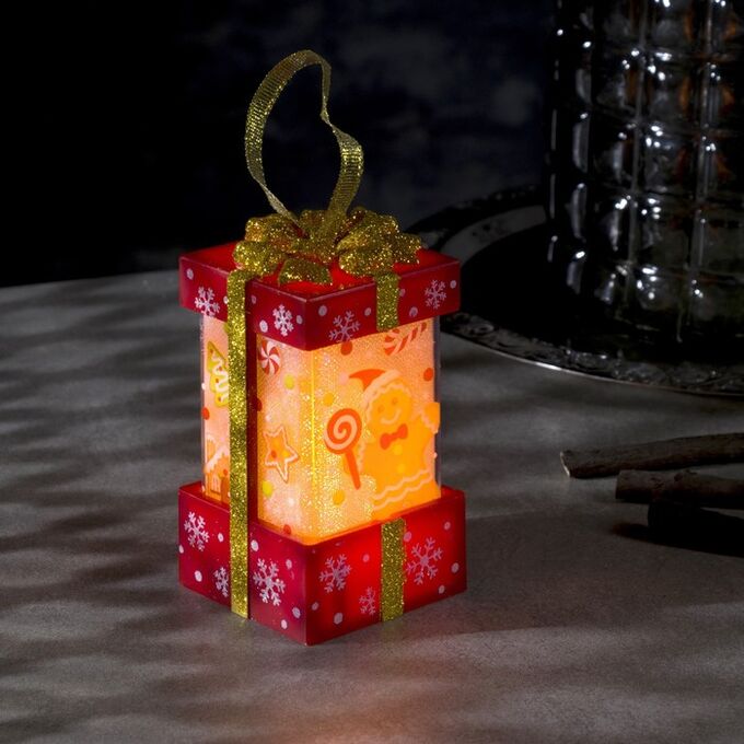 Luazon Lighting Светодиодная фигура «Красный подарок с пряником» 6.3 x 11.5 x 6.3 см, пластик, батарейки АААх3 (не в комплекте), эффект пламени