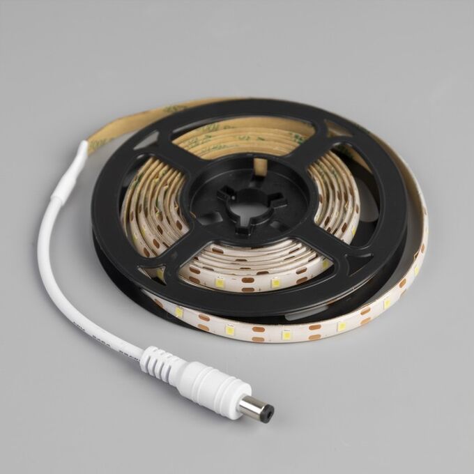 СИМА-ЛЕНД Светодиодная лента Luazon Lighting с датчиком движения 2 м, IP65, SMD2835, 60 LED/м, 4хААА, 4000К