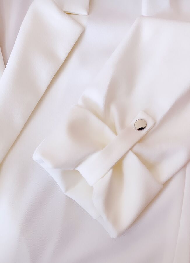 Белый пиджак для офиса в Уссурийске