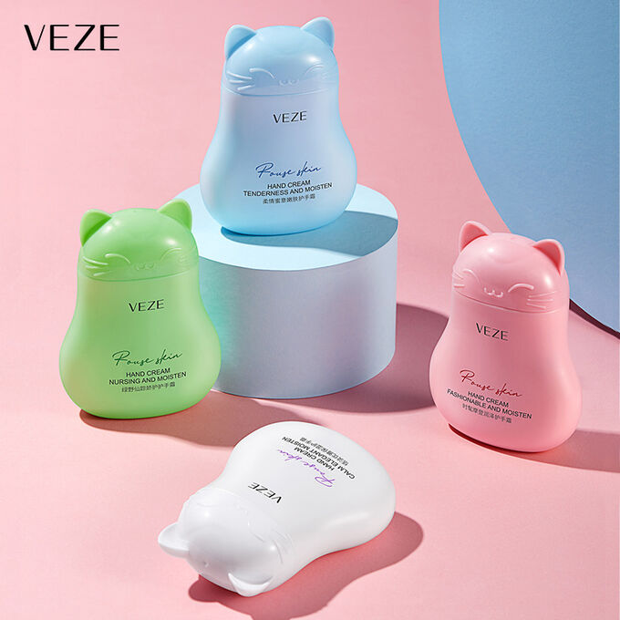 Крем для рук hand cream luofmiss. Крем для рук с пингвином. Корейская грелка для рук. Santa kitty tender and smooth hand cream. Крем корея moist and smooth cream.