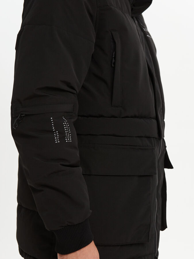 HERMZI. Качественная стильная мужская зимняя куртка с капюшоном. Удобная, теплая, непродуваемая, до -30 мороза, цвет черный