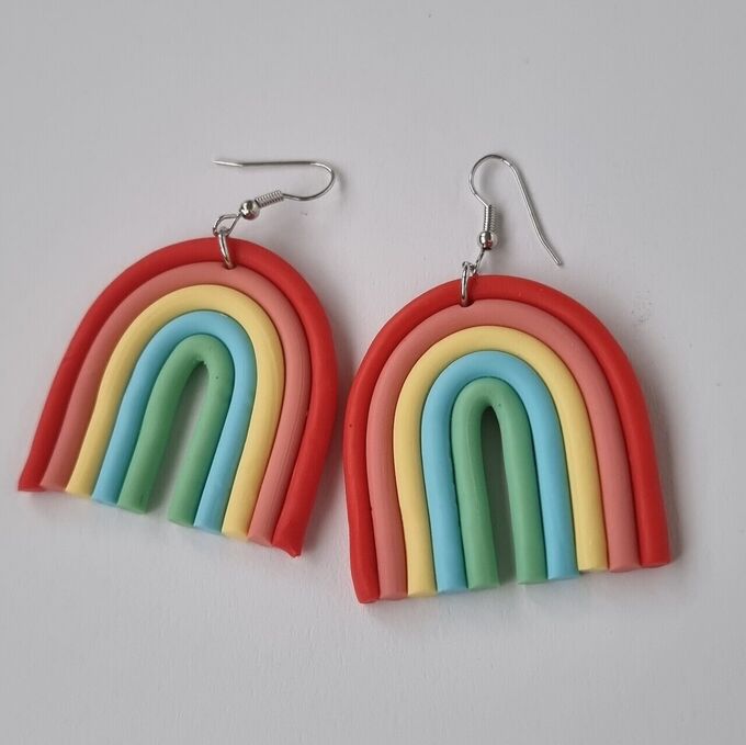 сережки лгбт. 5 суток за серьги с радугой. радужные сережки. радужные серёжки. 5 суток за серьги с радугой.