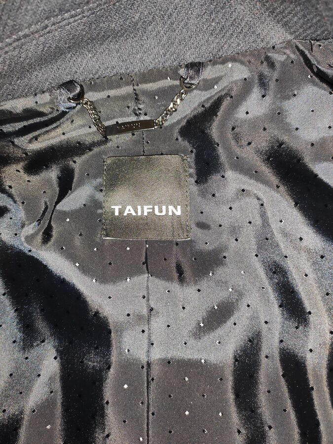 пальто демисезонное немецкое TAIFUN на 44-46 р-р во Владивостоке
