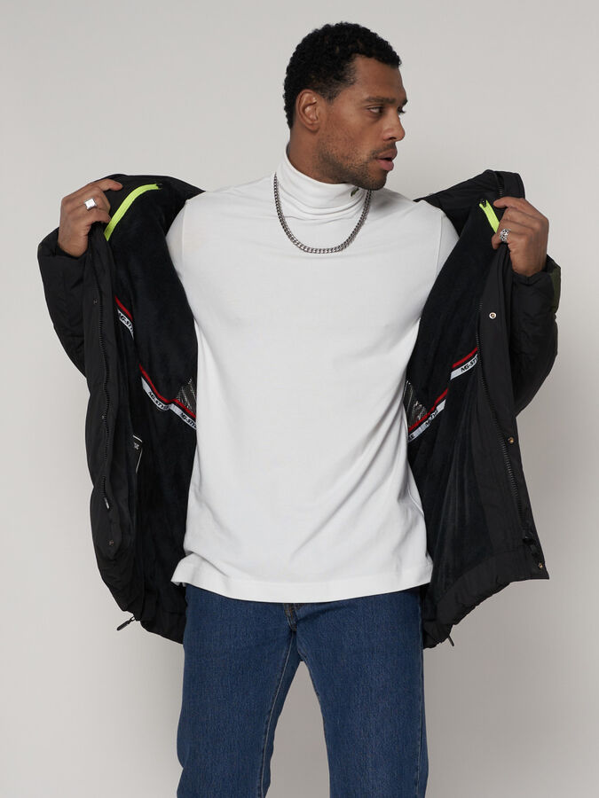 Спортивная молодежная куртка удлиненная мужская черного цвета 90008Ch