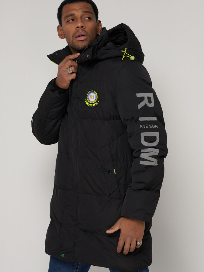 Спортивная молодежная куртка удлиненная мужская черного цвета 9005Ch
