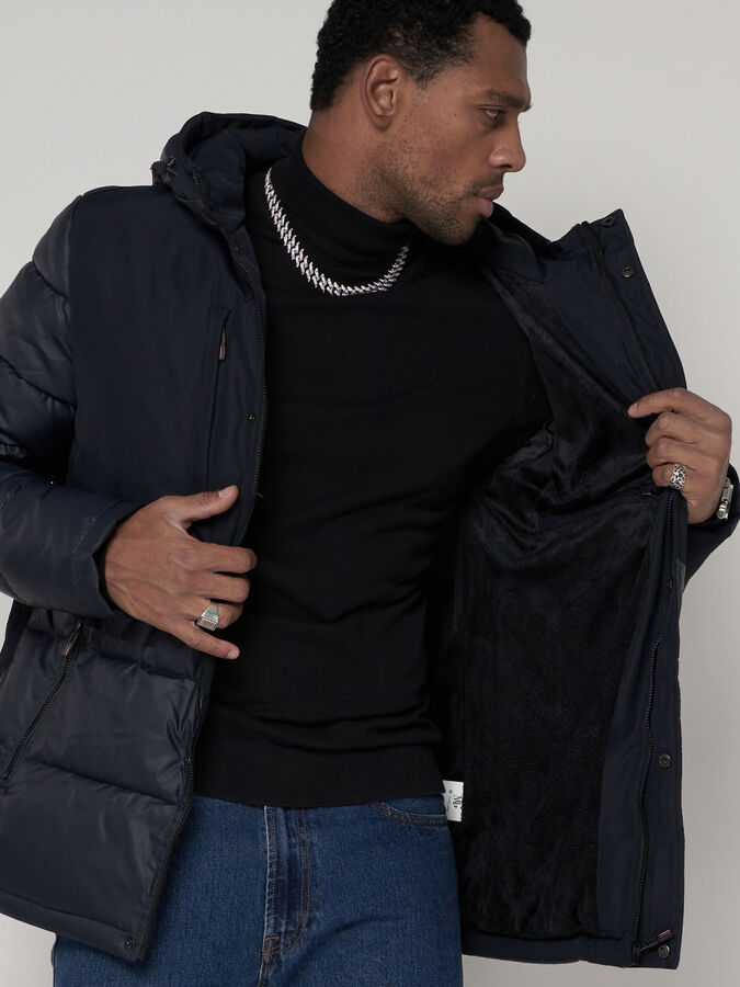 Спортивная молодежная куртка мужская темно-синего цвета 92933TS