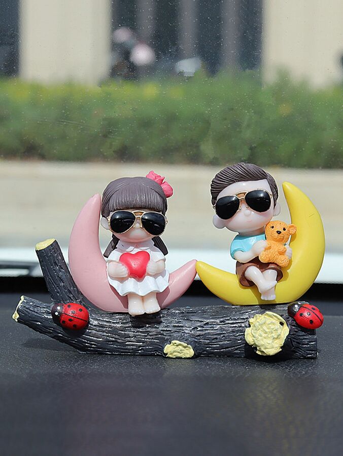 Фигурки в машину