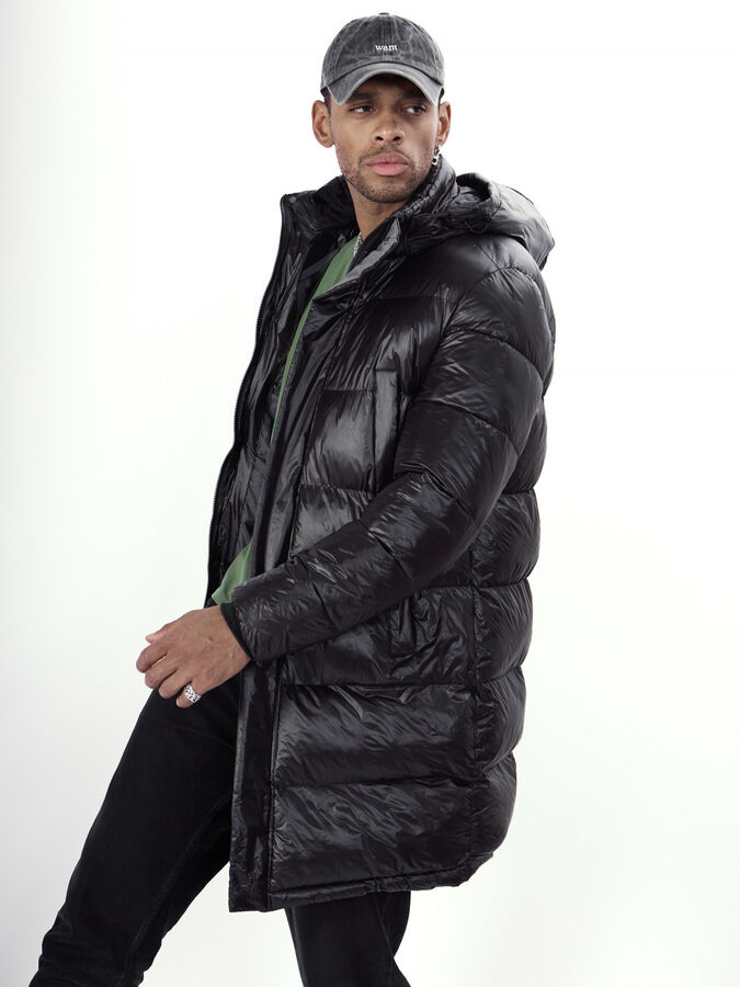 Куртка удлинённая мужская зимняя черного цвета 22306Ch