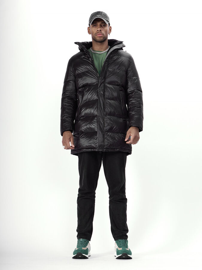 Куртка удлинённая мужская зимняя черного цвета 22307Ch