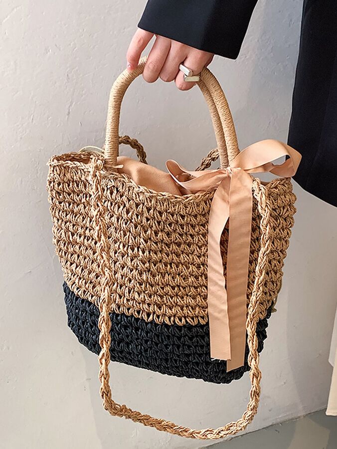 Соломенная сумка двухцветный с декором платка твилли