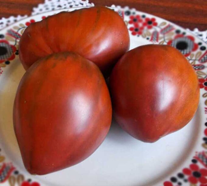 Семена томат сердце гонсиоровских. Описание сорта томата черное сердце бреда. Томат вояж f1. Черные сердцевидные томаты. Томат черное сердце бреда характеристика.