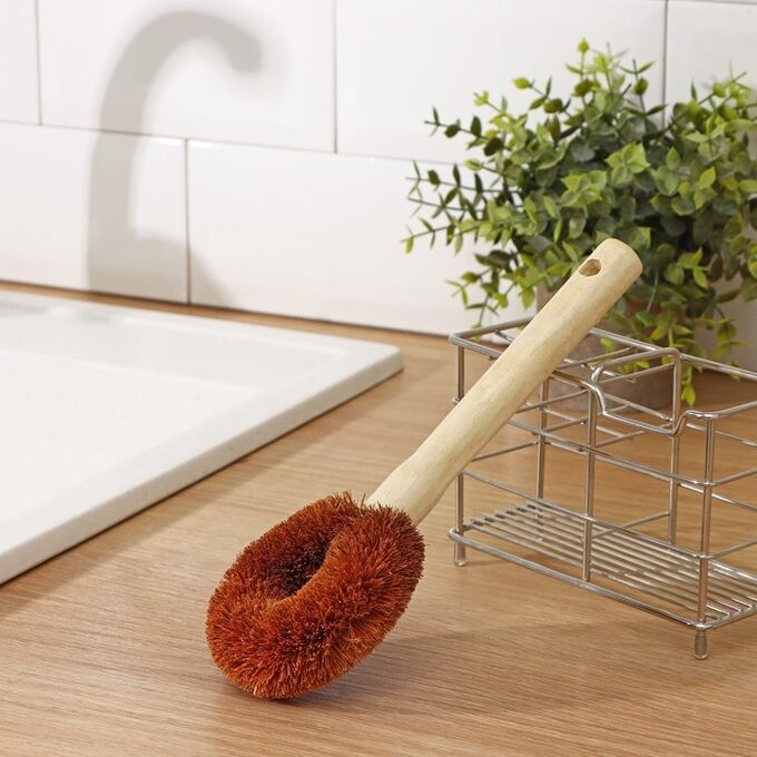 Щётка для чистки посуды Доляна, 8,5x3,5x23 см, щетина кокос, деревянная ручка